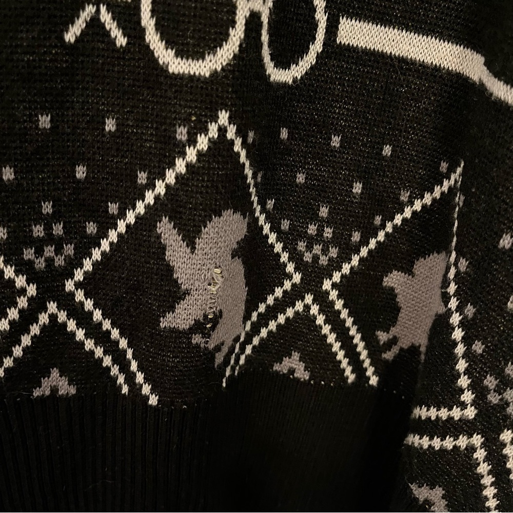 Box Lunch Harry Potter Wizarding World Quidditch Hedwig Golden Snitch Sweater - Picture 3 of 15